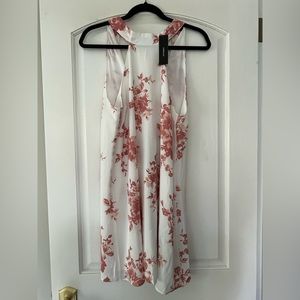 *NWT* Lulus high neck floral dress